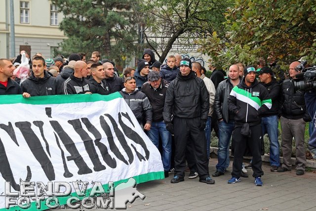 Szurkoloi_demonstracio_20141026_03