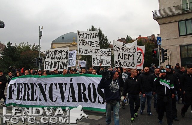 Szurkoloi_demonstracio_20141026_09