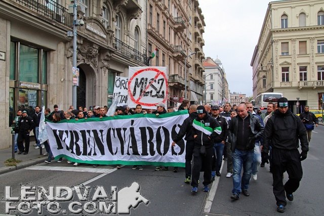 Szurkoloi_demonstracio_20141026_16
