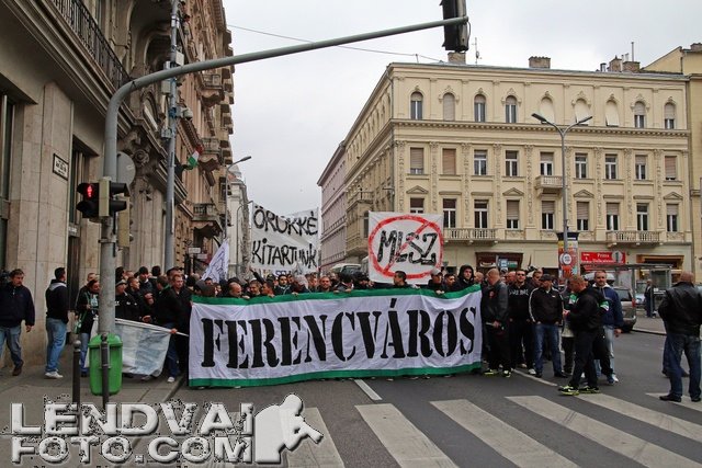 Szurkoloi_demonstracio_20141026_17