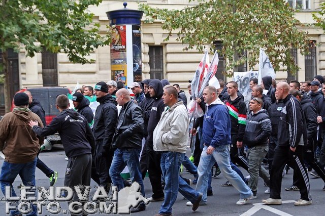 Szurkoloi_demonstracio_20141026_26