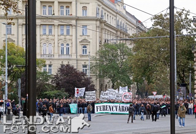Szurkoloi_demonstracio_20141026_30
