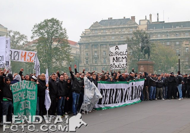 Szurkoloi_demonstracio_20141026_38