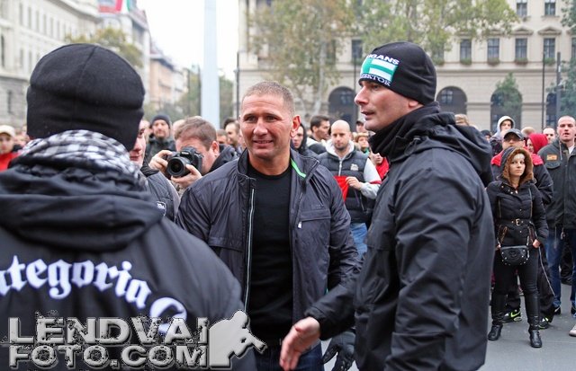 Szurkoloi_demonstracio_20141026_44