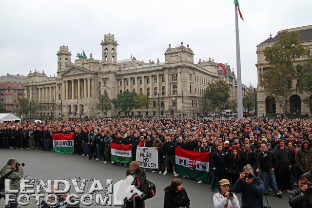 Szurkoloi_demonstracio_20141026_53
