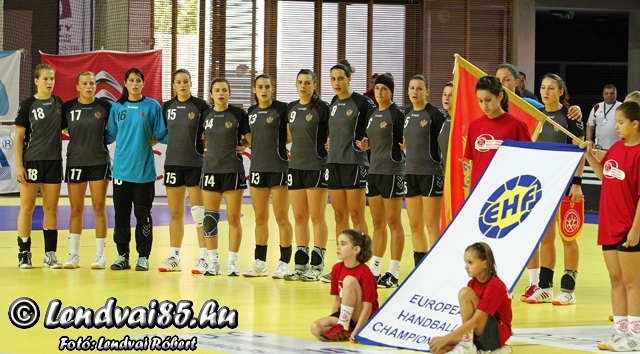 HUN-MNE_U19_27-20_20090815_13