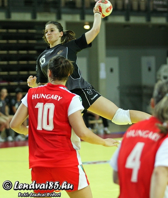 HUN-MNE_U19_27-20_20090815_38