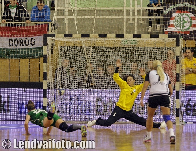 FTC-Lokomotiva_Zagreb_26-23_20130914_35