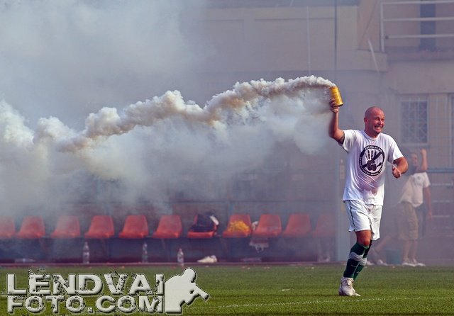 FTC-Rapid_szurkoloifoci_8-3_20140810_33